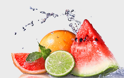 פירות עתירים במים, בסיבים תזונתיים, בוויטמינים ובמינרלים (צילום: shutterstock) (צילום: shutterstock)