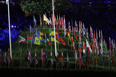 נתחיל מהסוף. ככה נראה "הר הדגלים" המרשים שנבנה באצטדיון האולימפי (צילום: אורן אהרוני) (צילום: אורן אהרוני)