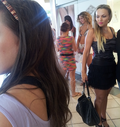 מיקי שורץ מיקי שורץ