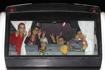 פליטים סורים מגיעים לירדן (צילום: EPA) (צילום: EPA)