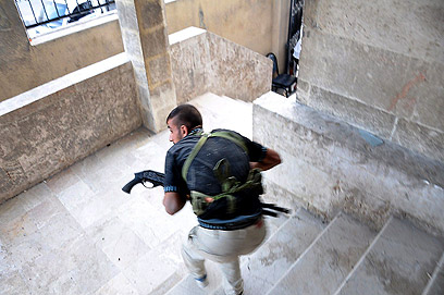 האמריקנים מאמנים את המורדים, אבל לא מספקים נשק (צילום: AFP) (צילום: AFP)