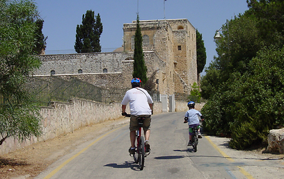 רוכבים על אופניים בירושלים (צילום: הלל זוסמן, מנהל פרויקט ישראל לאופניים) (צילום: הלל זוסמן, מנהל פרויקט ישראל לאופניים)