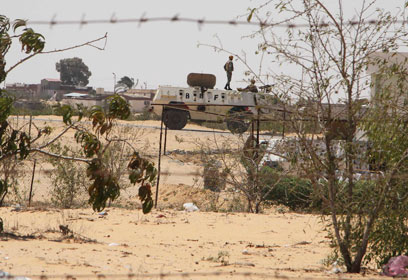 סיור ליד גבול ישראל, היום (צילום: AP) (צילום: AP)