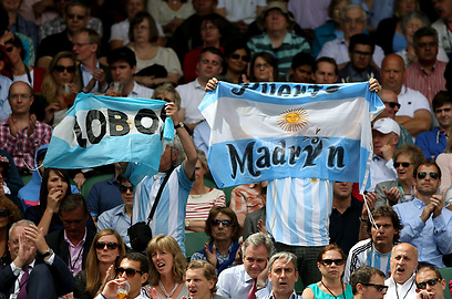 אוהדים ארגנטינאים בלונדון. לא רוצים לחשוב על הפסד לברזיל (צילום:  gettyimages) (צילום:  gettyimages)
