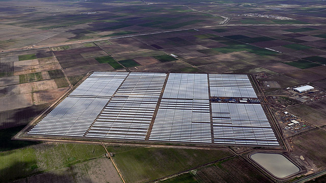 מתקן תרמו סולארי של סימנס בספרד. הידע: ישראלי (צילום: Siemens Concentrated Solar Power Ltd) (צילום: Siemens Concentrated Solar Power Ltd)