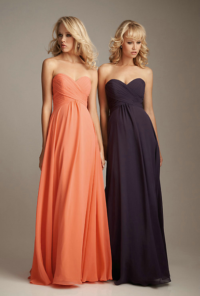 פנינה - שמלת ערב במבחר צבעים. 990 שקל ()