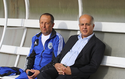 רוסנובסקי ויו"ר ההתאחדות לשעבר אבי לוזון (צילום: באדיבות ההתאחדות לכדורגל) (צילום: באדיבות ההתאחדות לכדורגל)