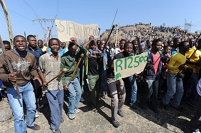 הזעם על המשכרות שולהב על-ידי סכסוך בין איגודים (צילום: AFP) (צילום: AFP)