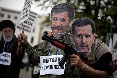 מחאה סורית נגד שיתוף הפעולה הסורי-איראני (צילום:   AFP) (צילום:   AFP)