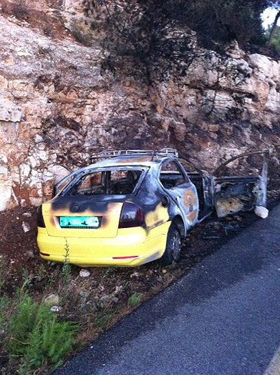 המונית. הפצועים פונו לבית חולים בדרגות כוויה שונות (צילום: דוברות משטרת מחוז שי)