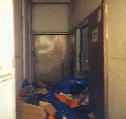 המחסן שבו הסתתר ברבי (צילום: אבישי זיגמן) (צילום: אבישי זיגמן)