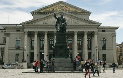 כל העיר שרה. בית האופרה של מינכן (צילום: רויטרס) (צילום: רויטרס)