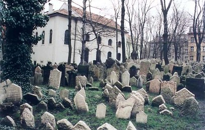 בית הקברות היהודי העתיק בפראג  (צילום: רני שלו) (צילום: רני שלו)