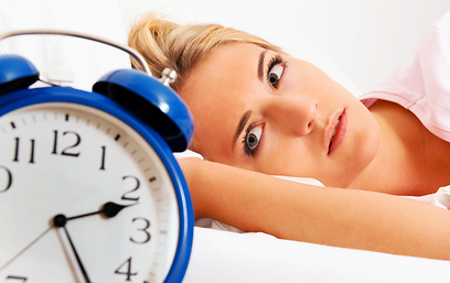 הפרעות בשינה הן אחד מהסימפטומים המוקדמים המעידים על גיל המעבר (צילום: shutterstock) (צילום: shutterstock)