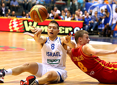 גל מקל במדי נבחרת ישראל (צילום: ראובן שוורץ) (צילום: ראובן שוורץ)