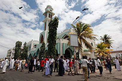 ביציאה ממסגד במומבסה. המוסלמים מהווים 11% מתושבי קניה (צילום: EPA) (צילום: EPA)
