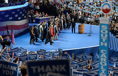 הוועידה הדמוקרטית מודה לחיילים בשירות פעיל (צילום: AFP) (צילום: AFP)