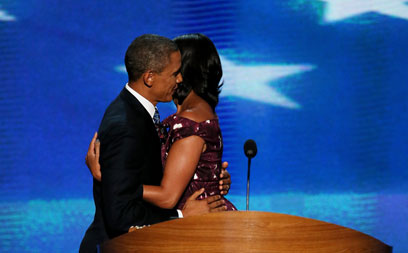 בני הזוג אובמה לפני תחילת הנאום (צילום: AFP) (צילום: AFP)