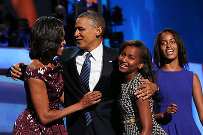בני הזוג שקלו לפרק את החבילה? משפחת אובמה (צילום: AFP) (צילום: AFP)