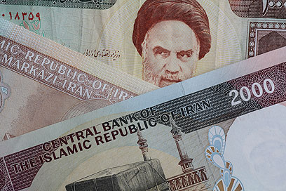 צניחה חדה בערך המטבע האיראני, הריאל, בימים האחרונים (צילום: shutterstock) (צילום: shutterstock)