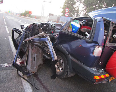המכונית המשפחתית שנפגעה בתאונה (צילום : אתר פאנט) (צילום : אתר פאנט)