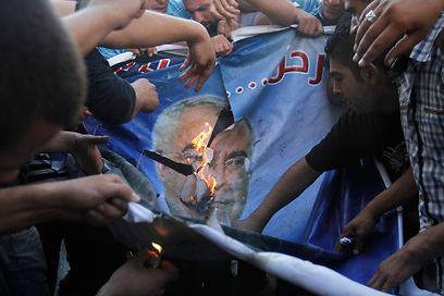 חמאס מלהיט את הרוחות? הפגנה בחברון במחאה על יוקר המחייה (צילום: AP) (צילום: AP)