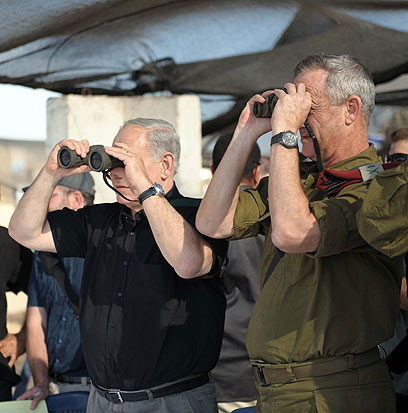 "אזרחי ישראל יכולים להישאר בביטחון". נתניהו וגנץ בתרגיל, היום (צילום: אבי אוחיון לע"מ) (צילום: אבי אוחיון לע