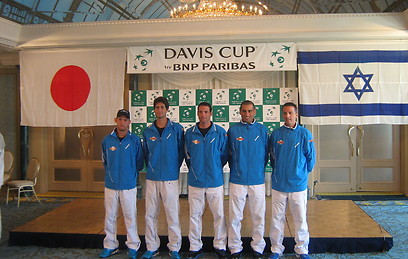 נבחרת ישראל ביפן. "נעשה הכל כדי לנצח" (צילום: איגוד הטניס) (צילום: איגוד הטניס)