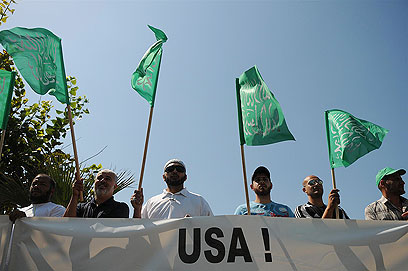 מפגינים בתל אביב נגד ארצות הברית (צילום: ירון ברנר) (צילום: ירון ברנר)