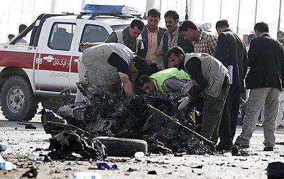 זירת פיגוע התאבדות בקאבול, אפגניסטן. מקום שלישי (צילום: AP) (צילום: AP)