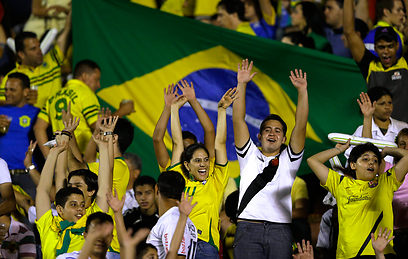 הברזילאים מאושרים אחרי הנקמה המתוקה (צילום: AP) (צילום: AP)