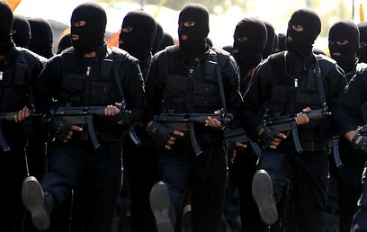 כוחות איראניים במצעד בטהרן (צילום: AFP) (צילום: AFP)