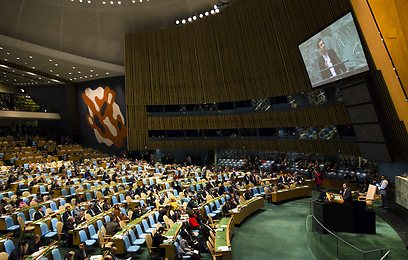 עצרת האו"ם במהלך נאום אחמדינג'אד (צילום: AP) (צילום: AP)