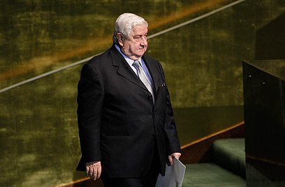 שר החוץ הסורי אל-מועלם עזב את האולם לאחר דברי מורסי באוגוסט (צילום: AP) (צילום: AP)