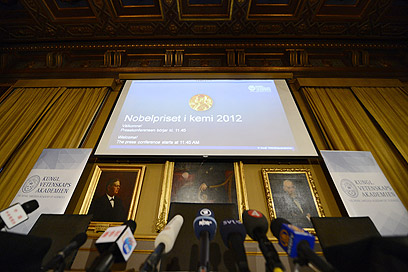 ההכרזה על הזוכים בפרס נובל לכימיה, היום (צילום: AFP) (צילום: AFP)