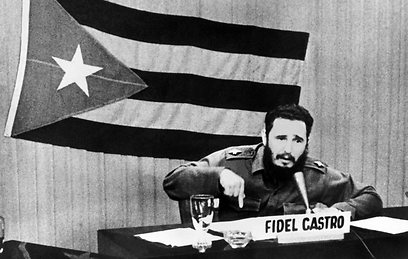 רצה לשמור אצלו את הנשק האסטרטגי. קסטרו ב-22 באוקטובר 1962 (צילום: AFP) (צילום: AFP)