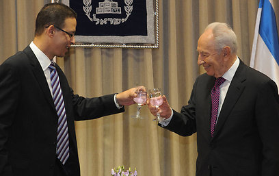 עם שגריר מצרים, עטאף סאלם (צילום: מארק ניימן, לע"מ) (צילום: מארק ניימן, לע