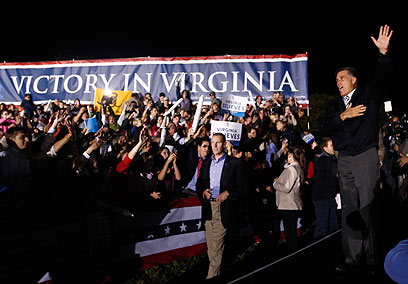 "ניצחון בוירג'יניה". רומני ואוהדיו (צילום: רויטרס) (צילום: רויטרס)