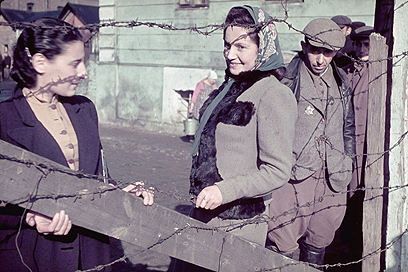 יהודים בגטו קוטנו, 1940 (צילום: Gettyimages) (צילום: Gettyimages)
