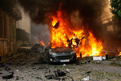 Afterman of Beirut car bombing (Photo: Reuters)