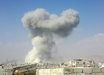 עשן מיתמר בעקבות פיצוץ בערבין (צילום: AFP) (צילום: AFP)