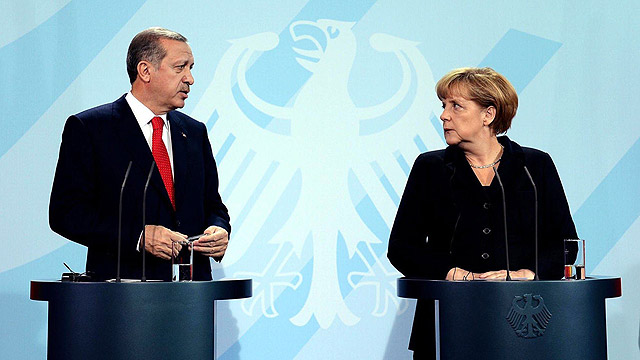 יחסים מתוחים. קנצלרית גרמניה אנגלה מרקל ונשיא טורקיה רג'פ טאיפ ארדואן (צילום: MCT) (צילום: MCT)
