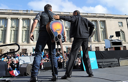 אובמה וספרינגסטין בהופעה משותפת בקולורדו (צילום: AFP) (צילום: AFP)