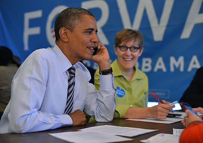 אובמה מודה למתנדבים. "לא משנה מה יהיה, אני מעריך את זה" (צילום: AFP) (צילום: AFP)