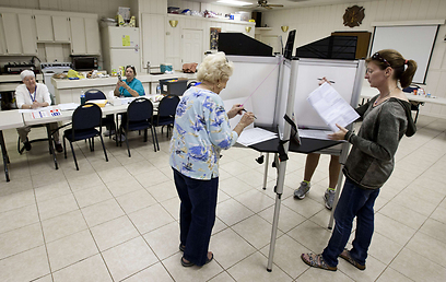 18 אלף קולות נעדרים צריכים עוד להיספר. קרופורדוויל, פלורידה (צילום: AFP) (צילום: AFP)