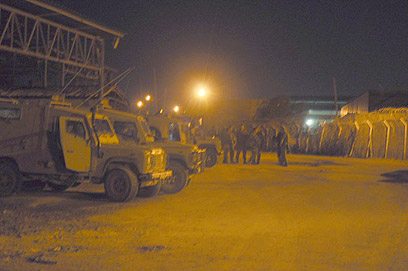 כוחות צבא באזור עזה לאחר האירוע (צילום: זאב טרכטמן) (צילום: זאב טרכטמן)
