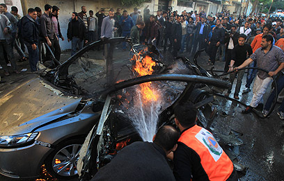 החיסול שהתחיל הכול. מכוניתו של ג'עברי (צילום: AFP) (צילום: AFP)