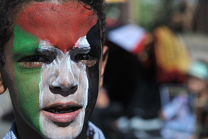 הפגנה נגד התקיפות הישראליות בצנעא בירת תימן (צילום: EPA) (צילום: EPA)