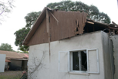 הבית שנפגע באשכול (צילום: אוהד צויגנברג) (צילום: אוהד צויגנברג)