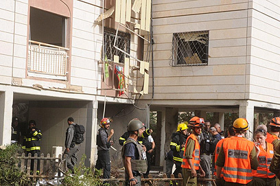 בניין שנפגע בבאר שבע, היום (צילום: הרצל יוסף) (צילום: הרצל יוסף)